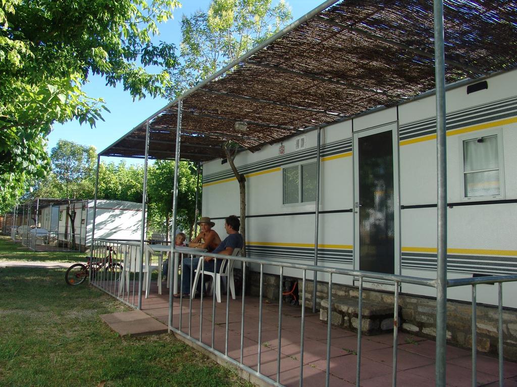 Bungalows Pena Montanesa 艾因萨 客房 照片